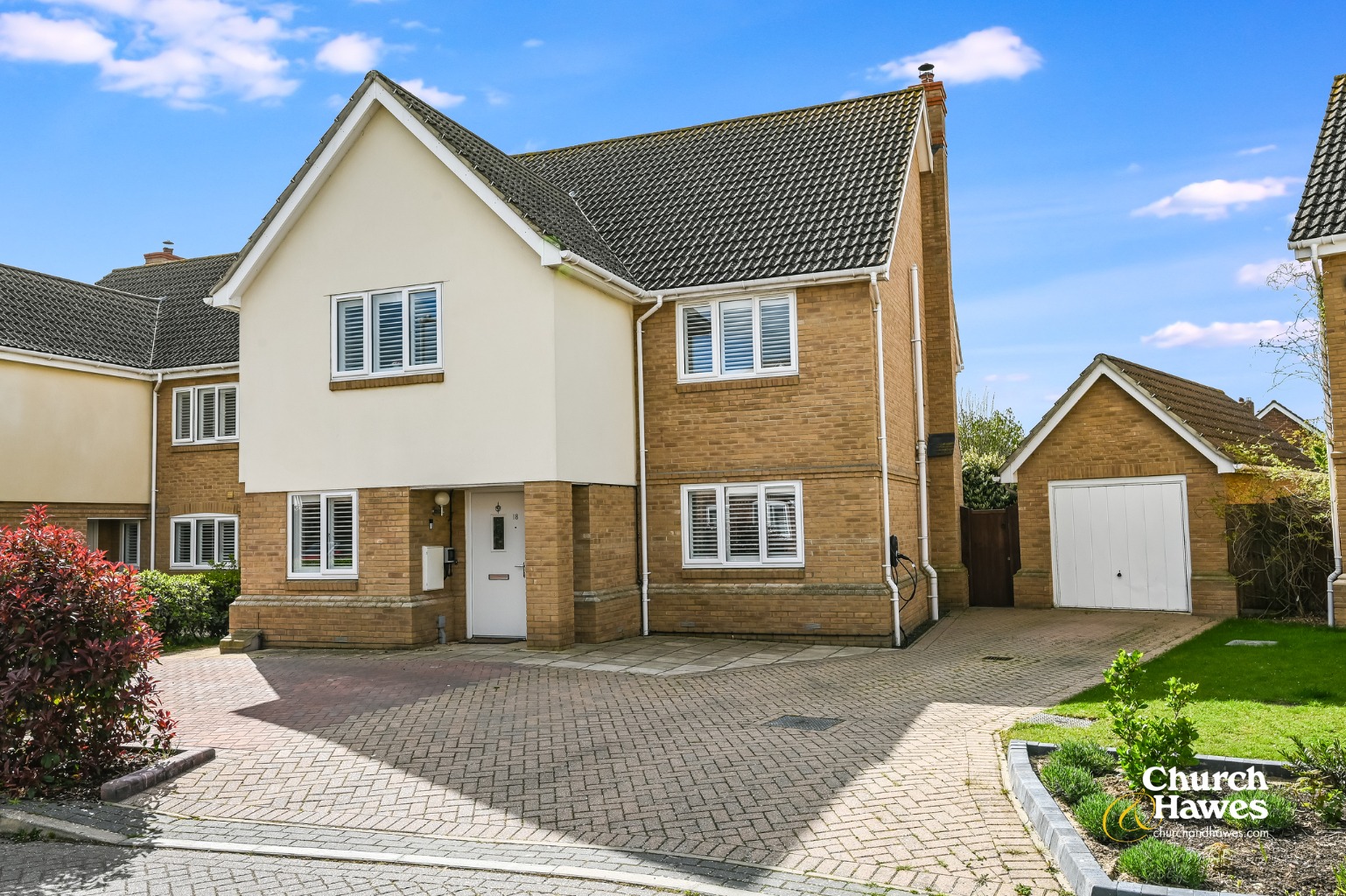 Impressive Four Bedroom/Three Bathroom Detached Family Home