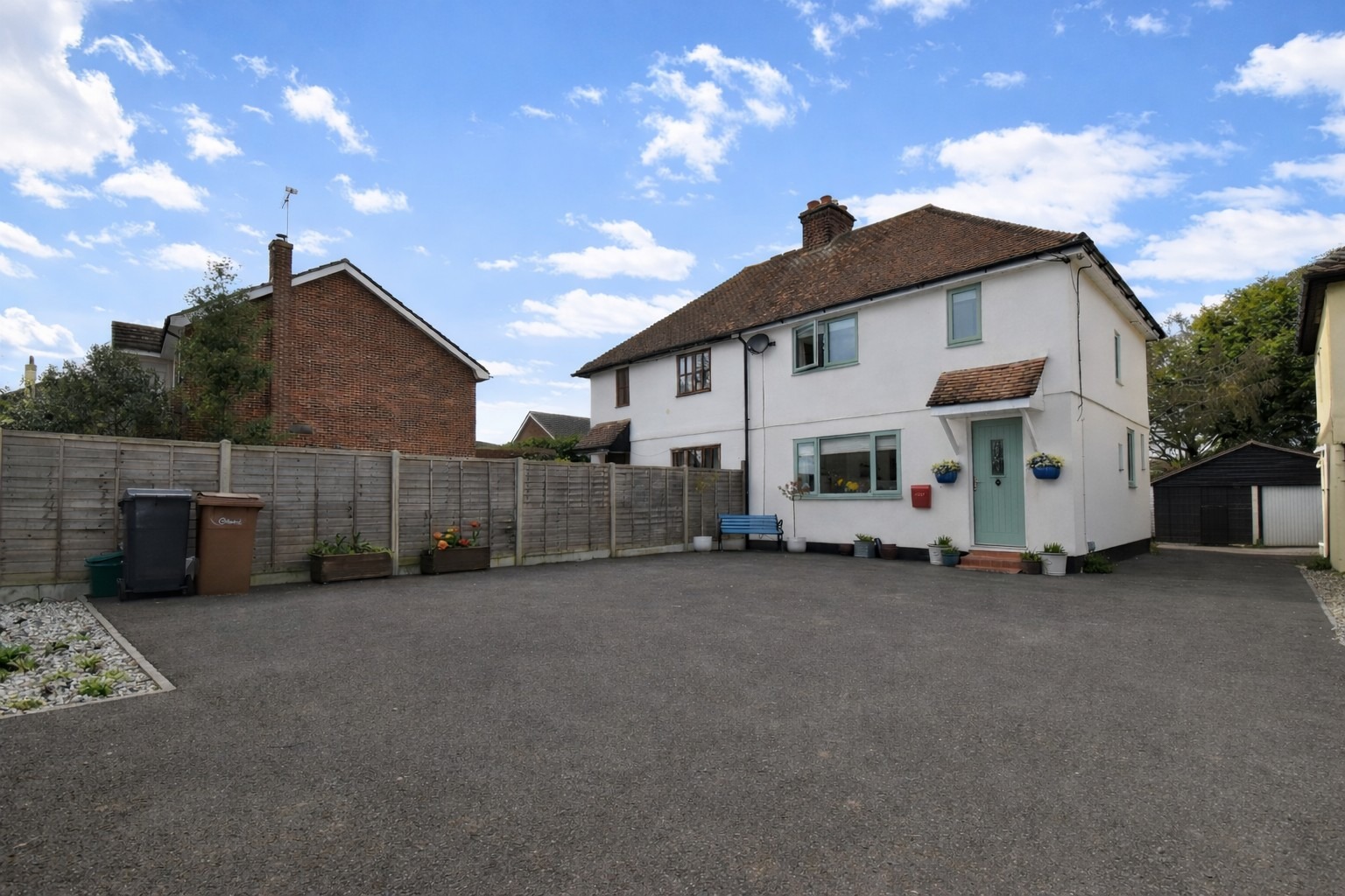 Charming Two Bedroom House in Bicknacre