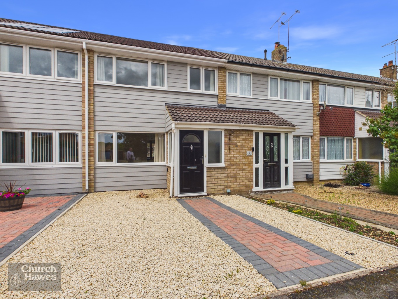OFFERED with NO ONWARD CHAIN is this THREE BEDROOM HOUSE