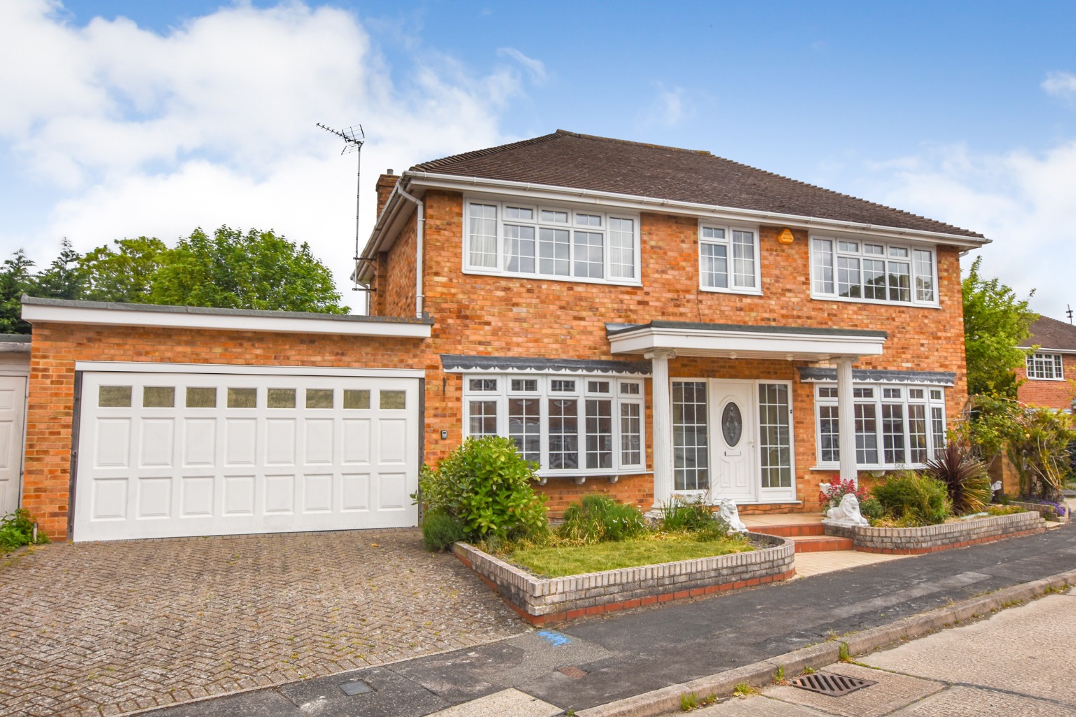 To be sold with no upward chain, four bedroom Georgian style house