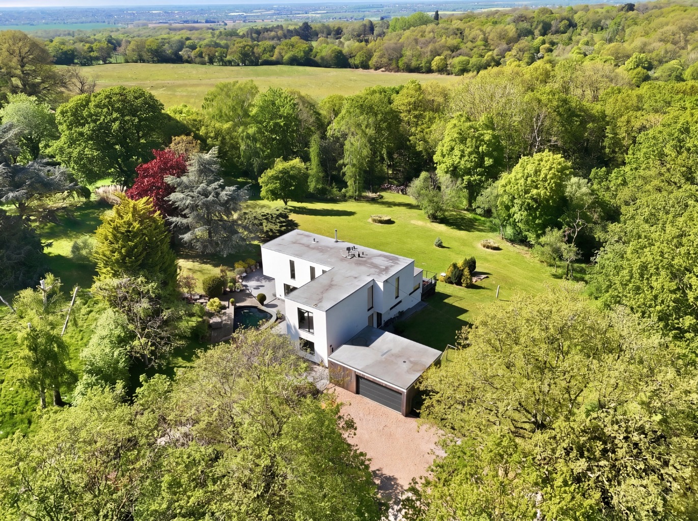 An Exceptional Contemporary Smart Home