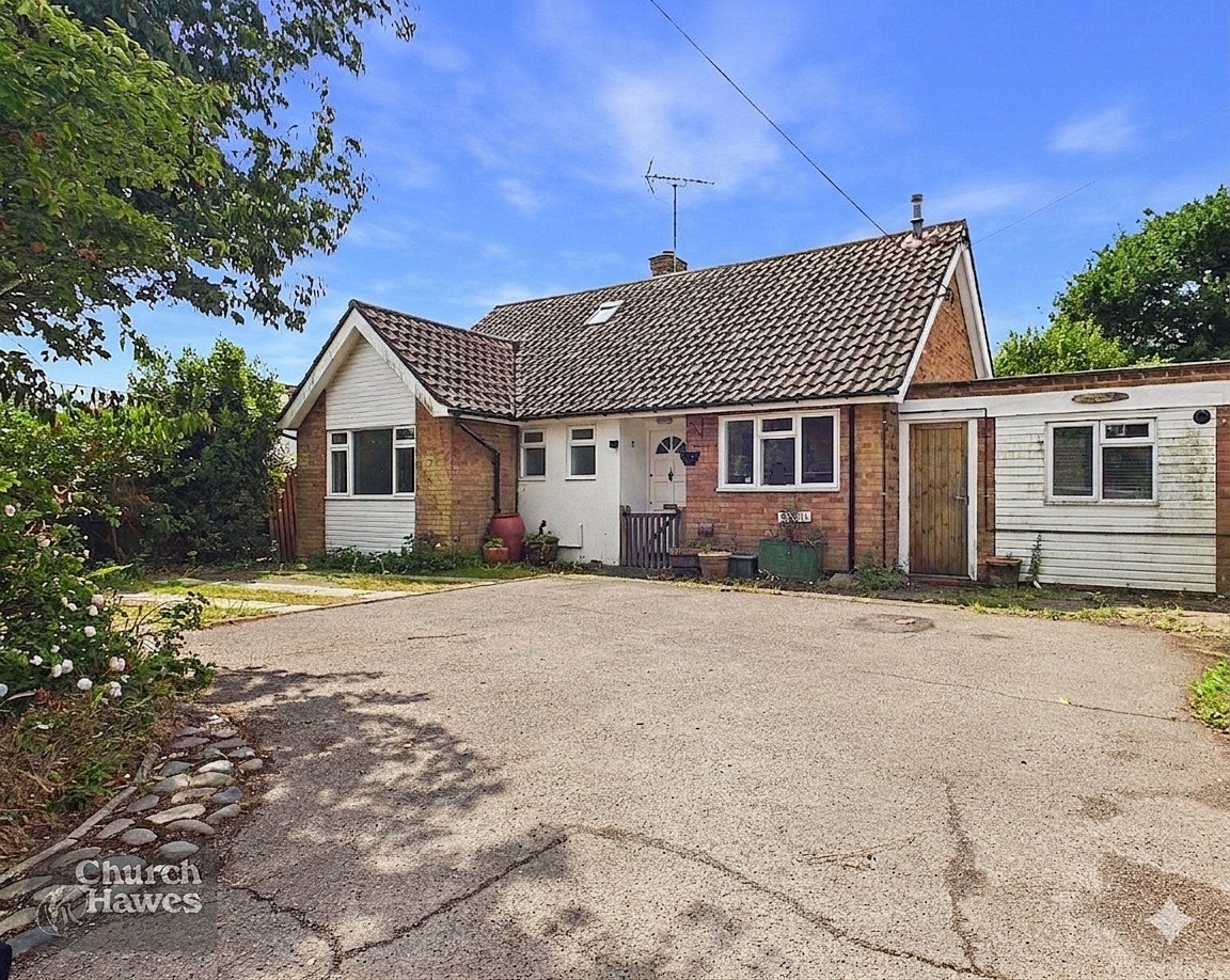 Versatile Detached Chalet Style Bungalow