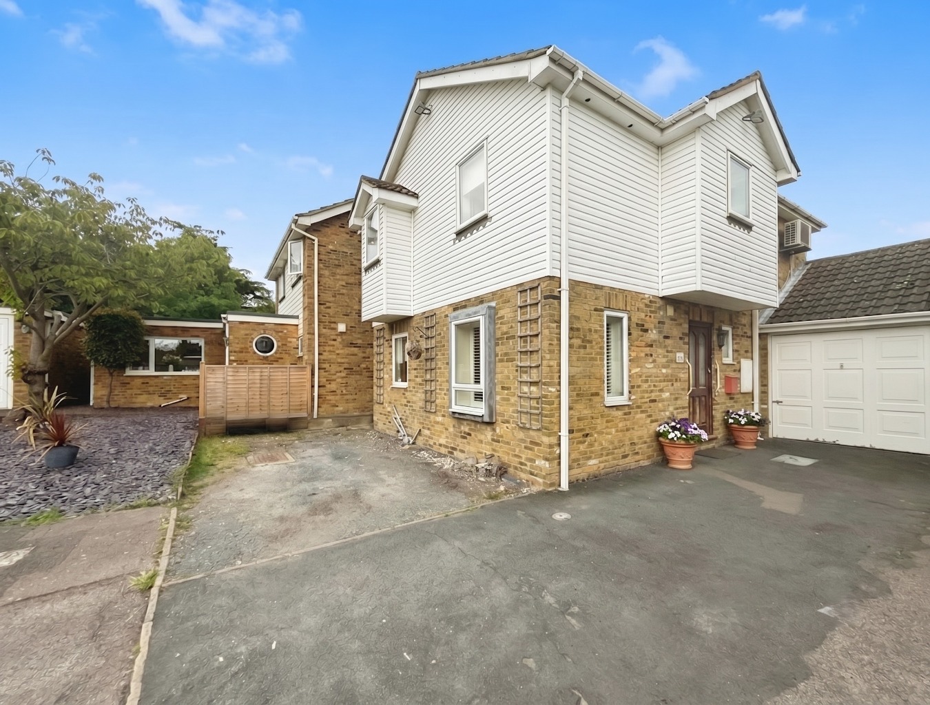 4 Bedroom Detached House - In Rettendon Common