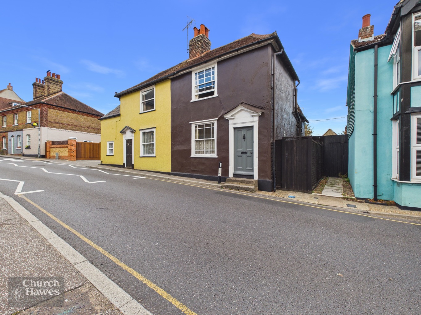 INDIVIDUAL GRADE II LISTED SEMI DETACHED CHARACTER COTTAGE HOSTING A WEALTH OF CHARM & CHARACTER!