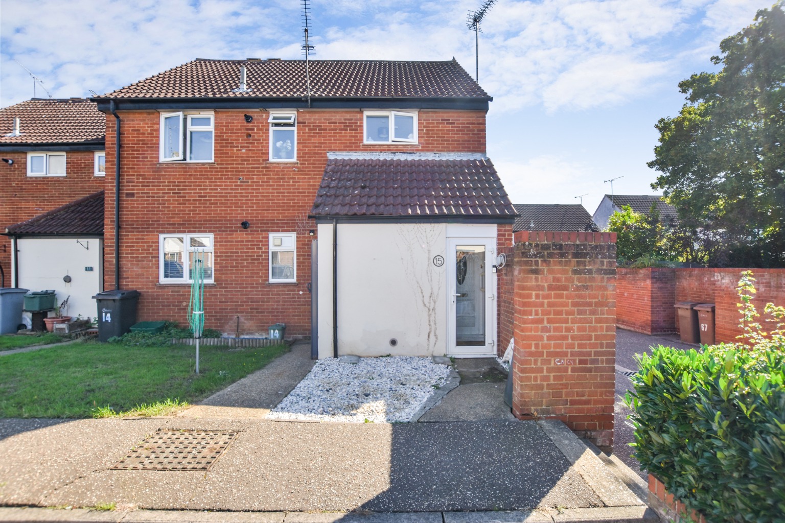 Spacious, two bedroom split level maisonette to be sold with no onward chain