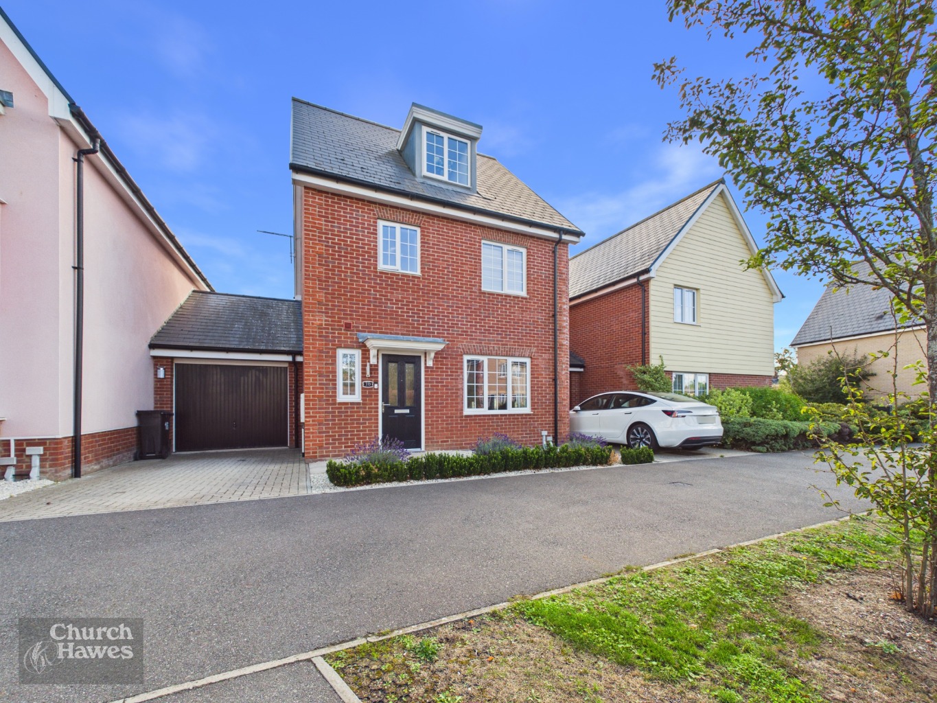 **IF YOU ARE LOOKING FOR A PROPERTY WITH FOUR BEDROOMS THEN LOOK NO FURTHER!**