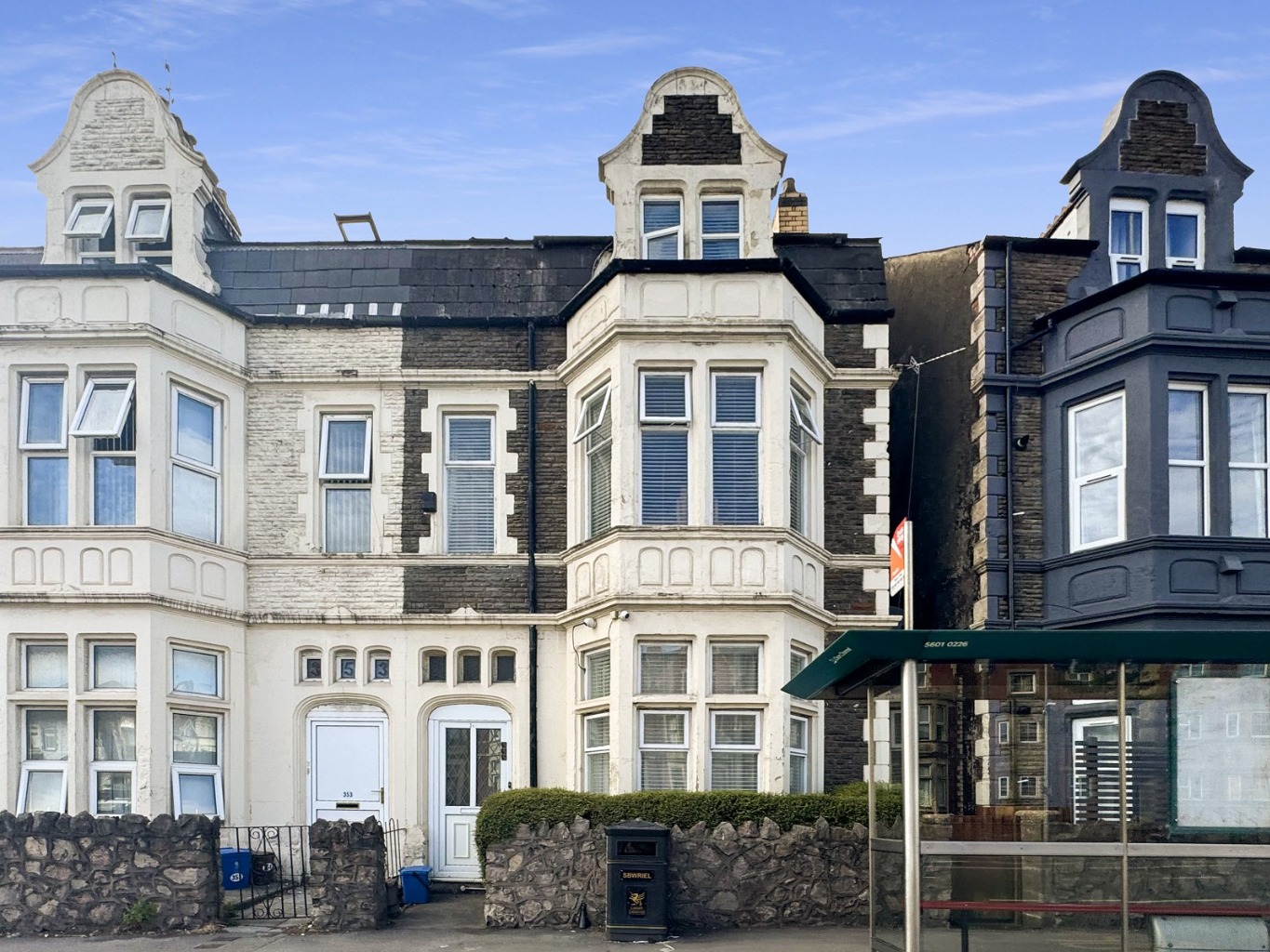 Spacious Six Bedroom End Terrace Gem