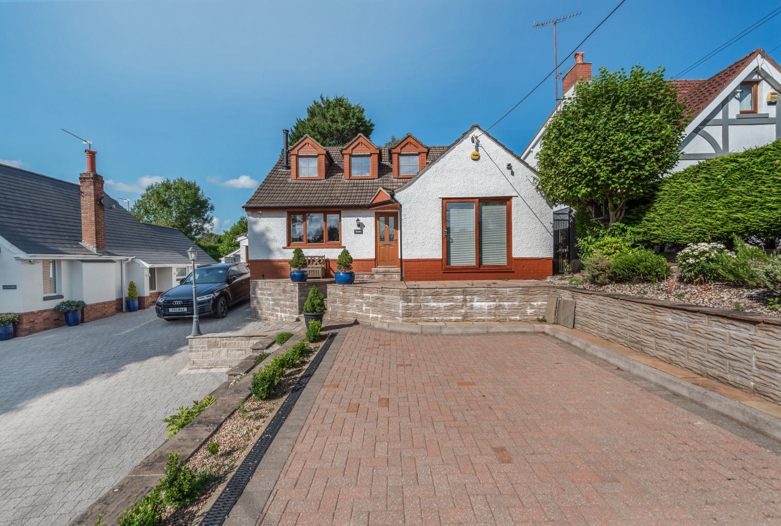 Stunning Four Bedroom Detached Dormer Bungalow with Expansive Garden in Cardiff