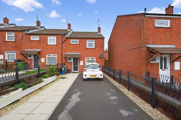 Well presented 3-Bed End-Terrace in Ferntree Drive, Cardiff