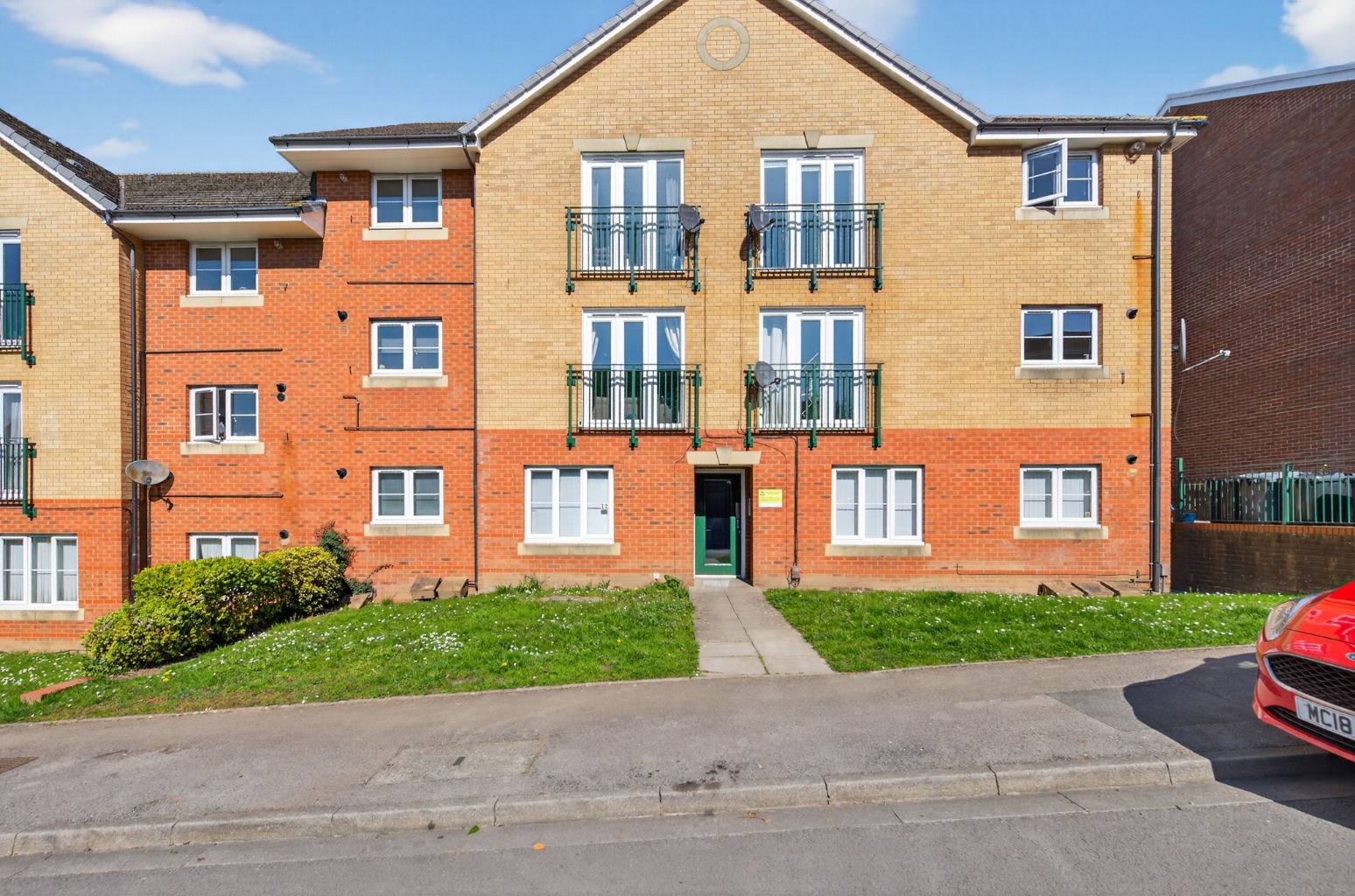 Charming 2-Bed Ground Floor Flat in Cardiff, Ideal for First-Time Buyers