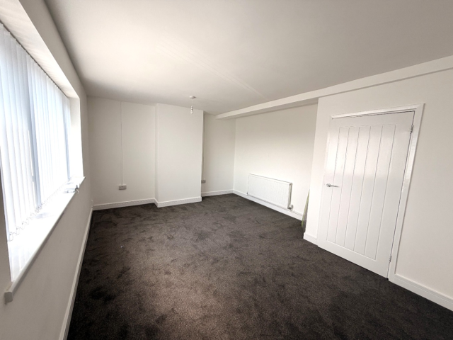 Stylish 3-Bed Maisonette in Cardiff, Available Immediately!