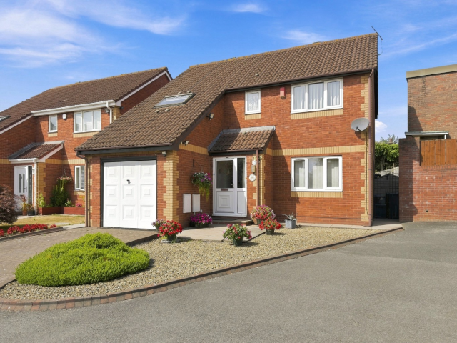 Spacious 4 DOUBLE Bedroom Detached Family Home with Garage in Rumney!