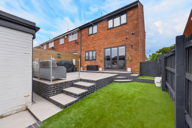 Immaculate 3-Bed End-Terrace House in Cardiff with Garage & Parking