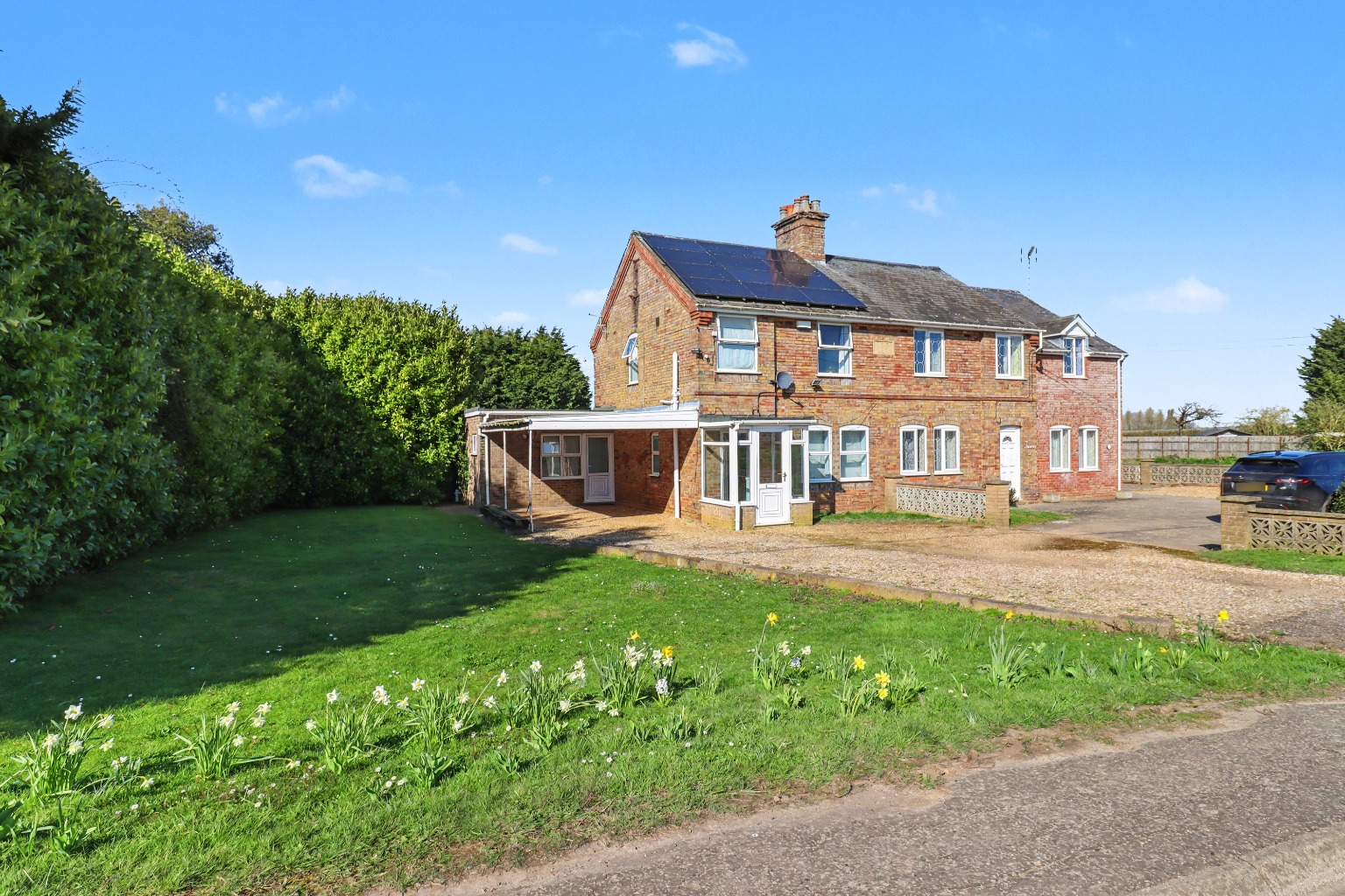 Two Bedroom Semi-Detached Home With Uninterrupted Field Views.