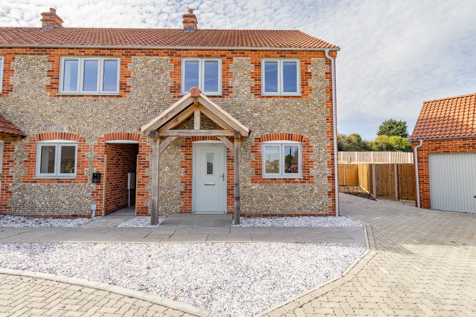 A Newly Built Three-Bedroom Terraced Property in a Highly Desirable Location