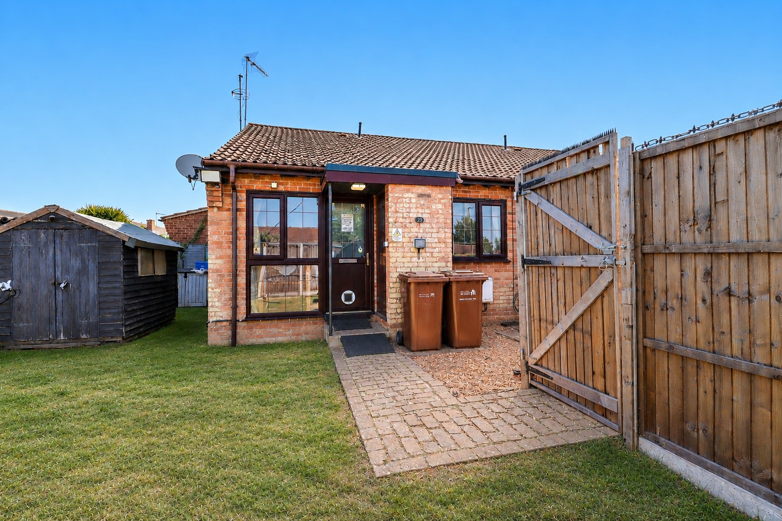 One bedroom bungalow with planning premission