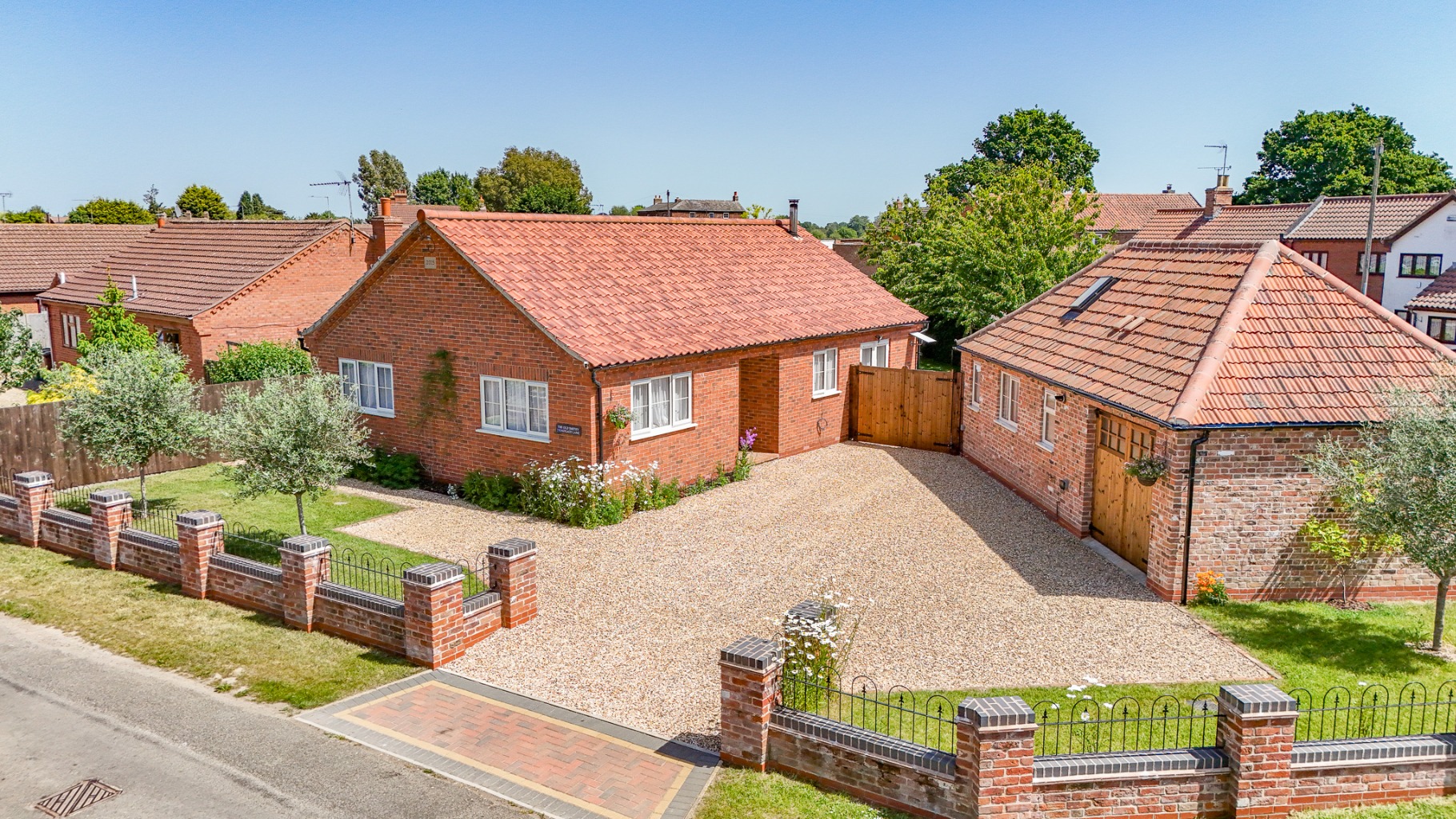 Beautifully Presented Three-Bedroom Detached Bungalow with Self-Contained One-Bedroom Annexe