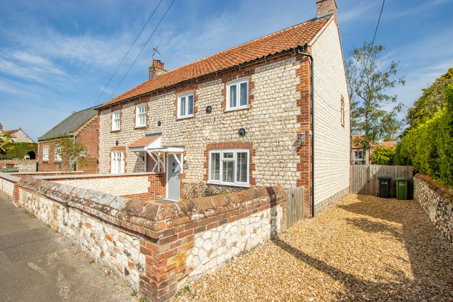 A Spacious & Beautifully Presented Three Bedroom Cottage