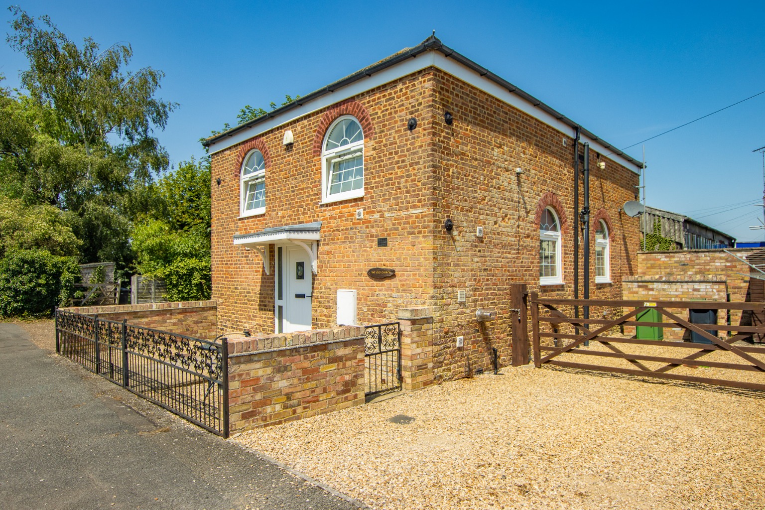 A Luxurious One-Bedroom Character Home with Parking