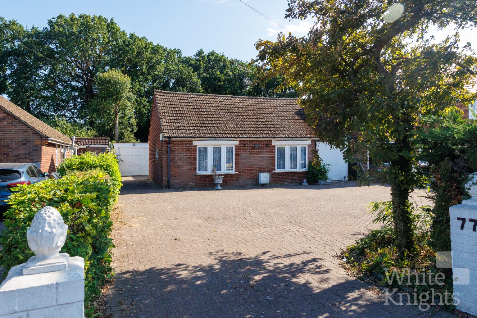Woodlands Avenue, Woodley