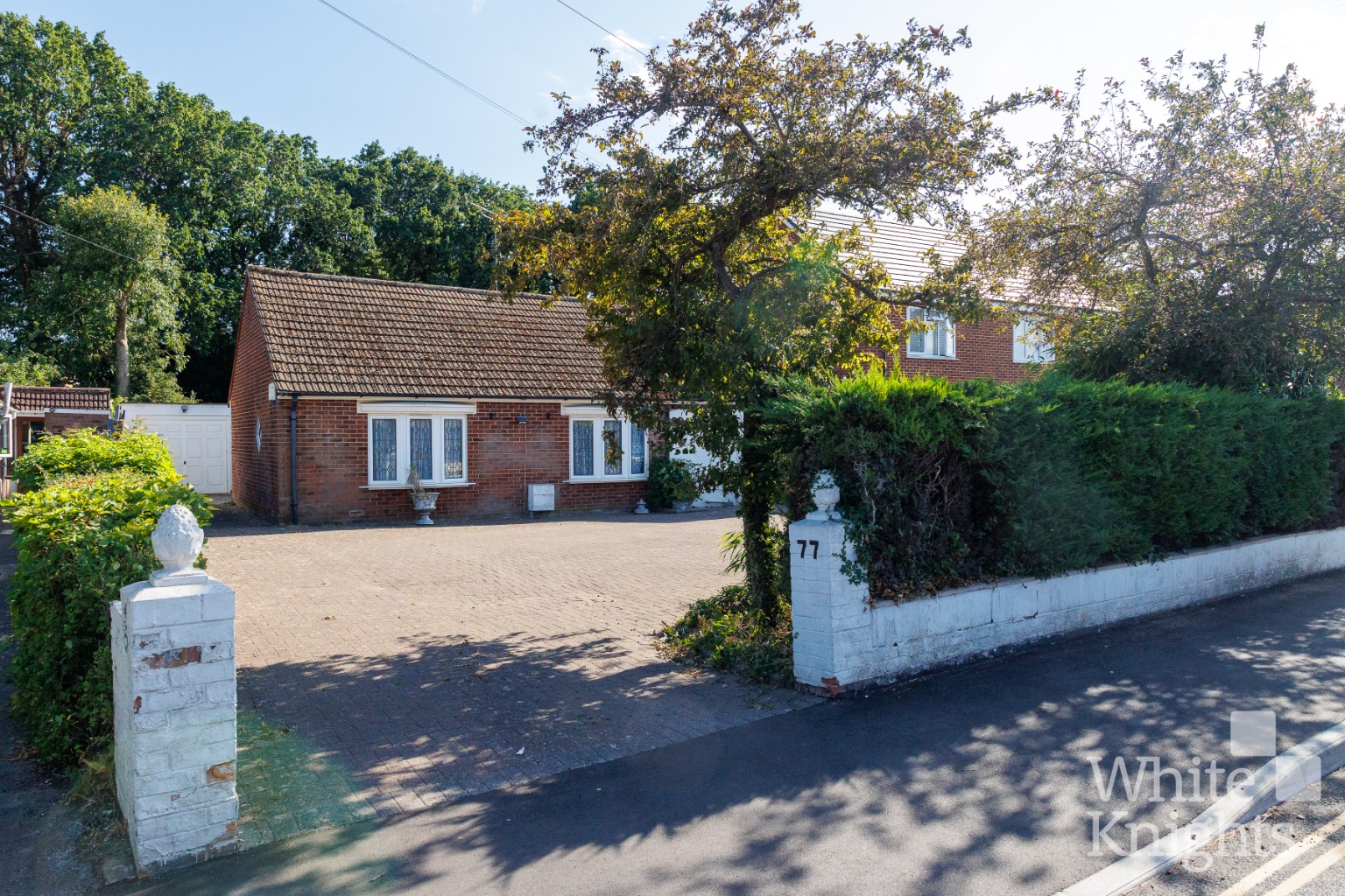 Woodlands Avenue, Woodley