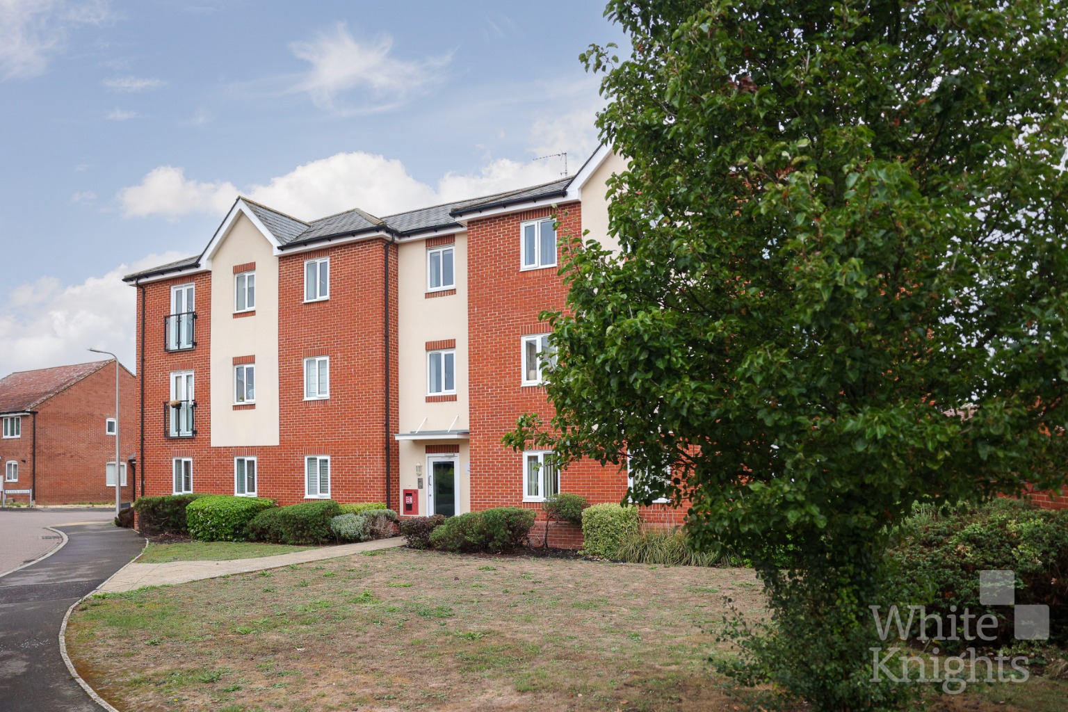 Tabby Drive, Three Mile Cross, Reading, Berkshire, RG7 1WQ