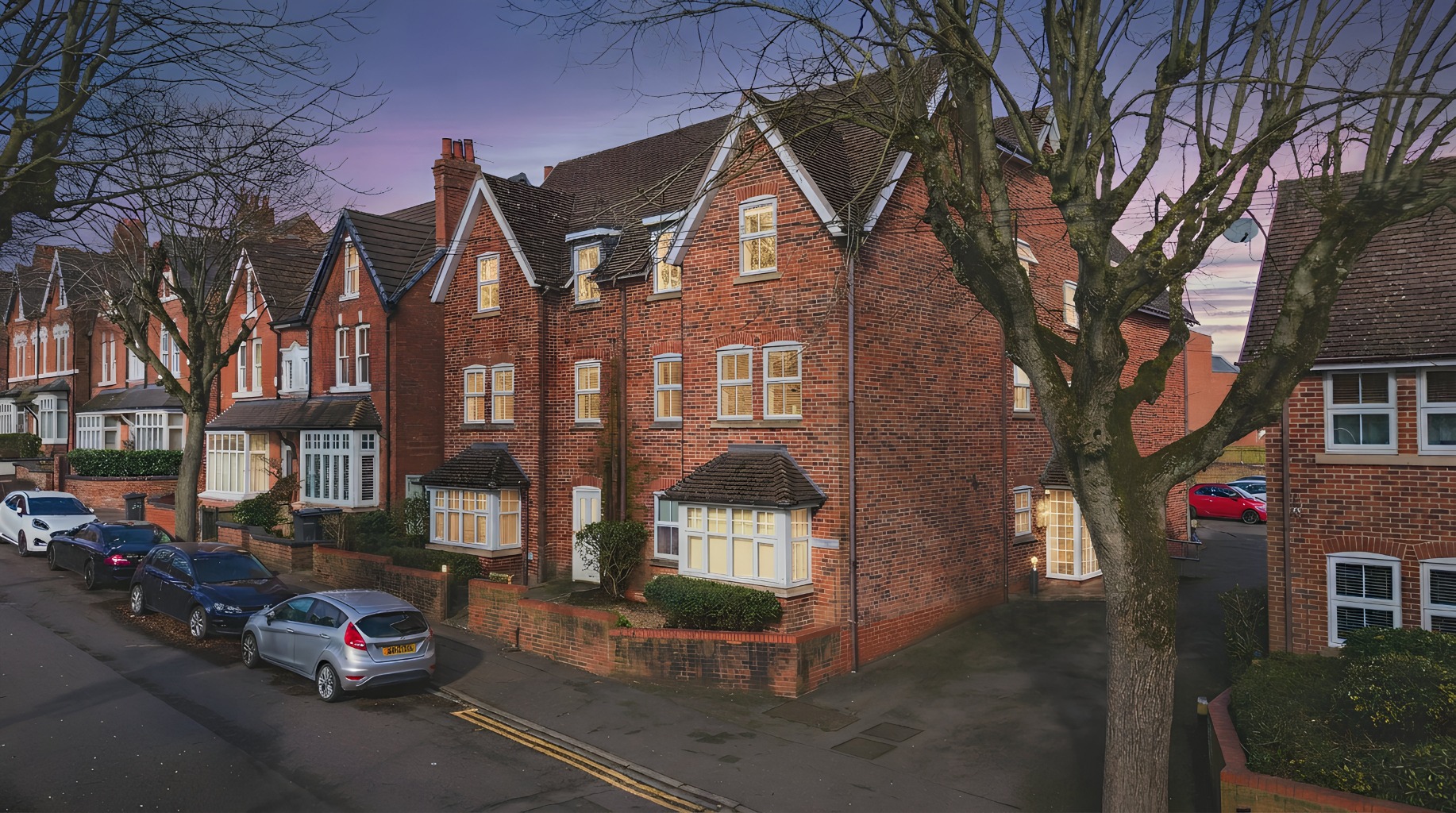 The Avenue Estate Agents proudly present this two bedroom first floor apartment in Sutton Coldfield.