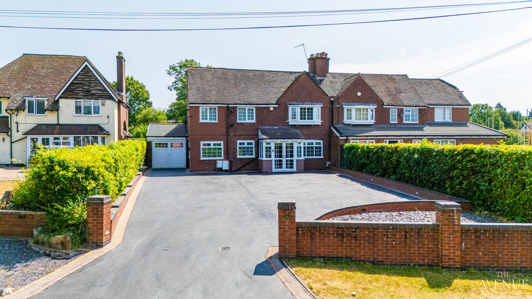 Exceptional Family Home with Versatile Living Space in a Prestigious Walsall Location