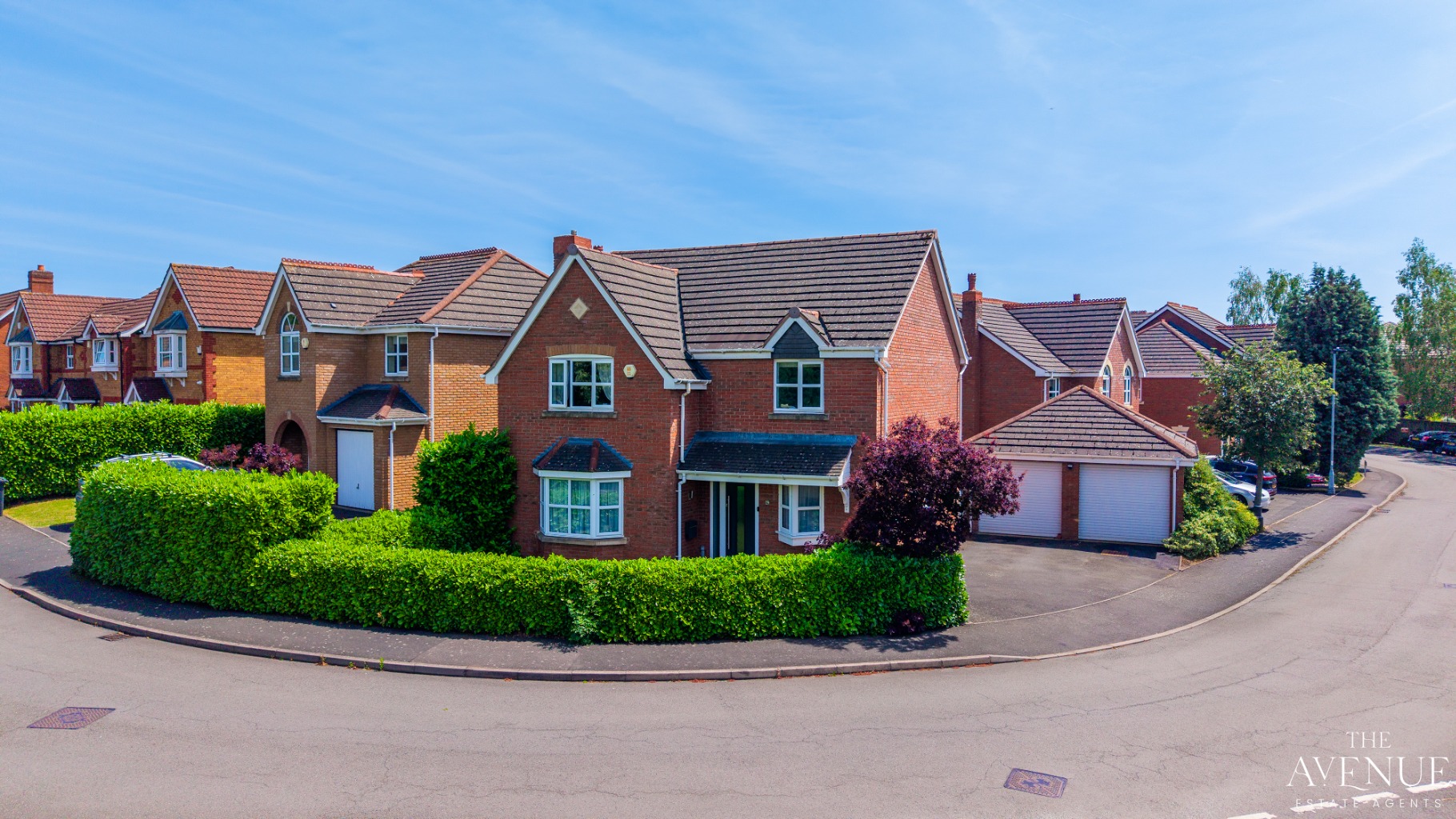The Avenue Estate Agents proudly present this four bedroom home on Kingston Road.