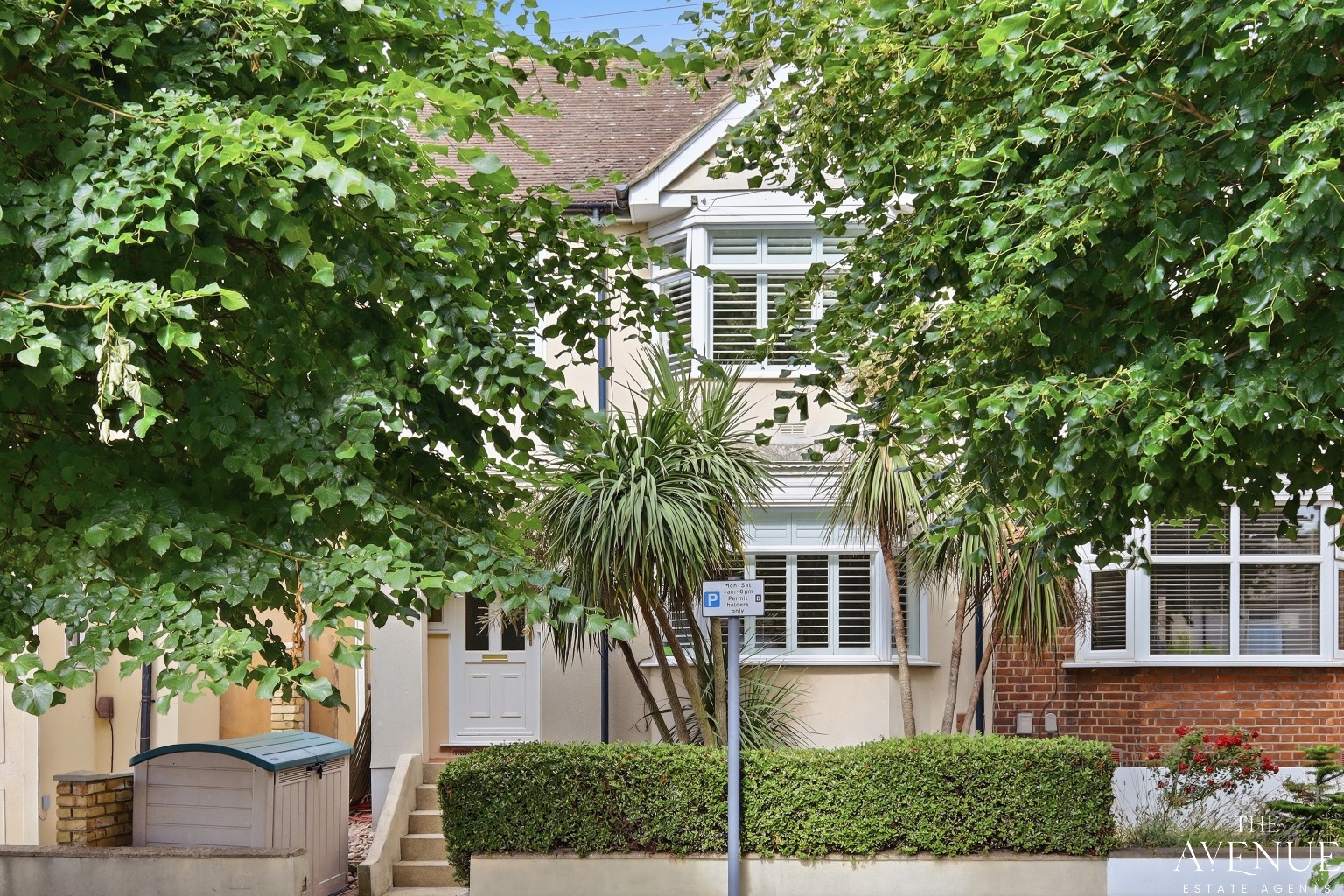 Stylish Four Bedroom Bay Fronted Semi-Detached Home in Grays