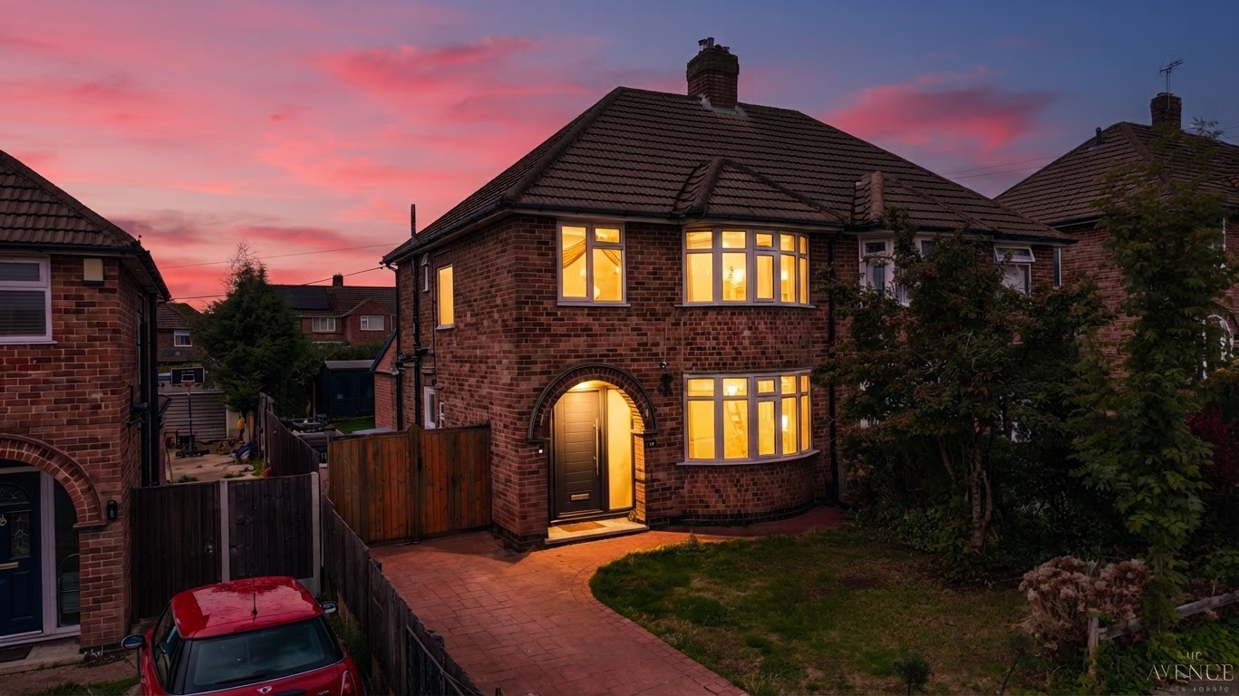 If you always wanted a wow kitchen, this house will certainly impress!