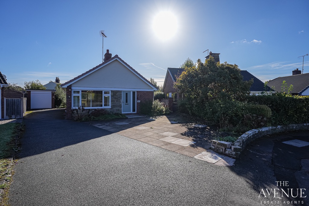 Hillview Crescent, Baldwins Gate, Newcastle, ST5