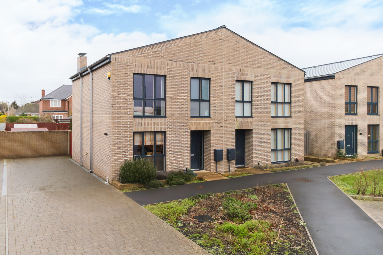 Modern 3-Bed Home in Prime SN3 Location with Private Garden & Exclusive Development