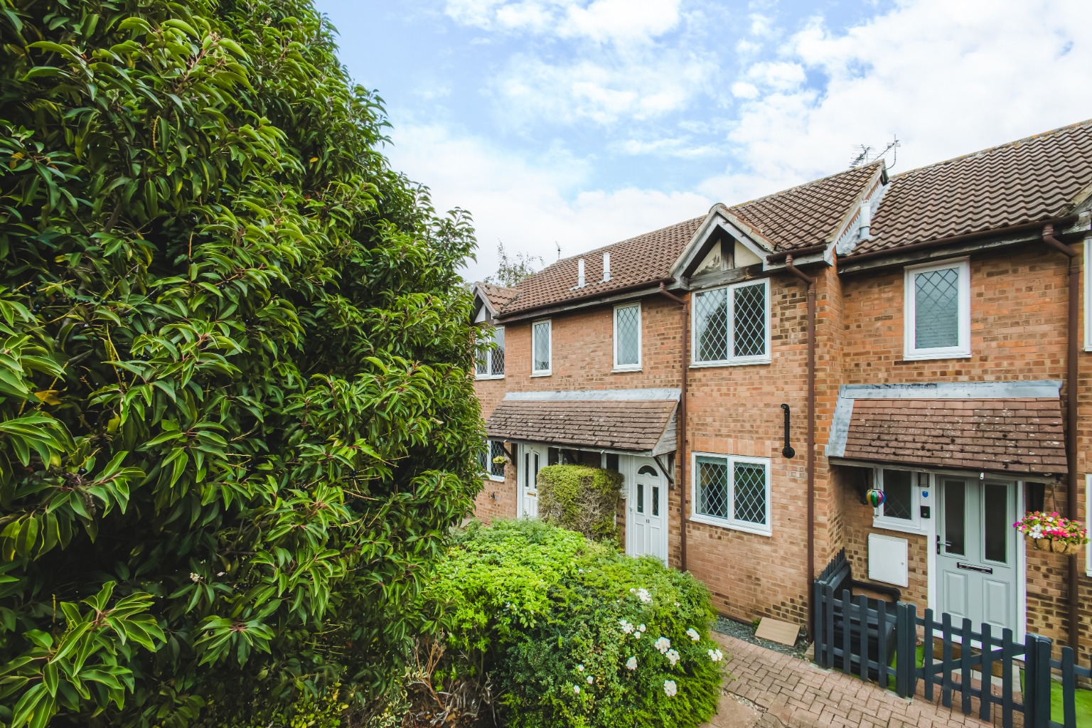 Move Straight In: Modern Two-Bed with Sunny Garden