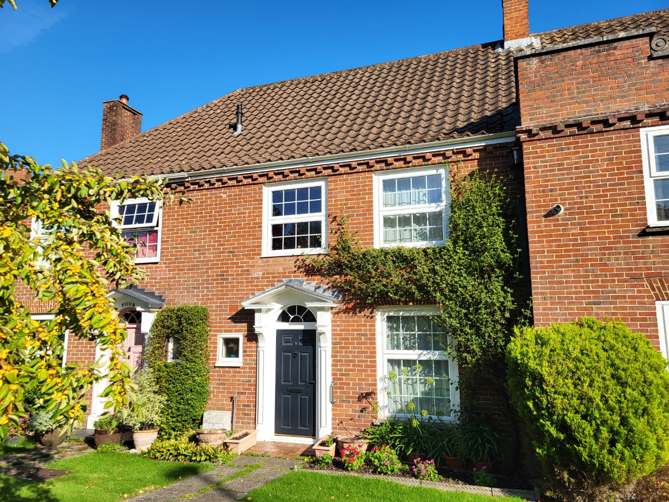 St Cross, 4 beds, 2 baths, parking for 3 cars