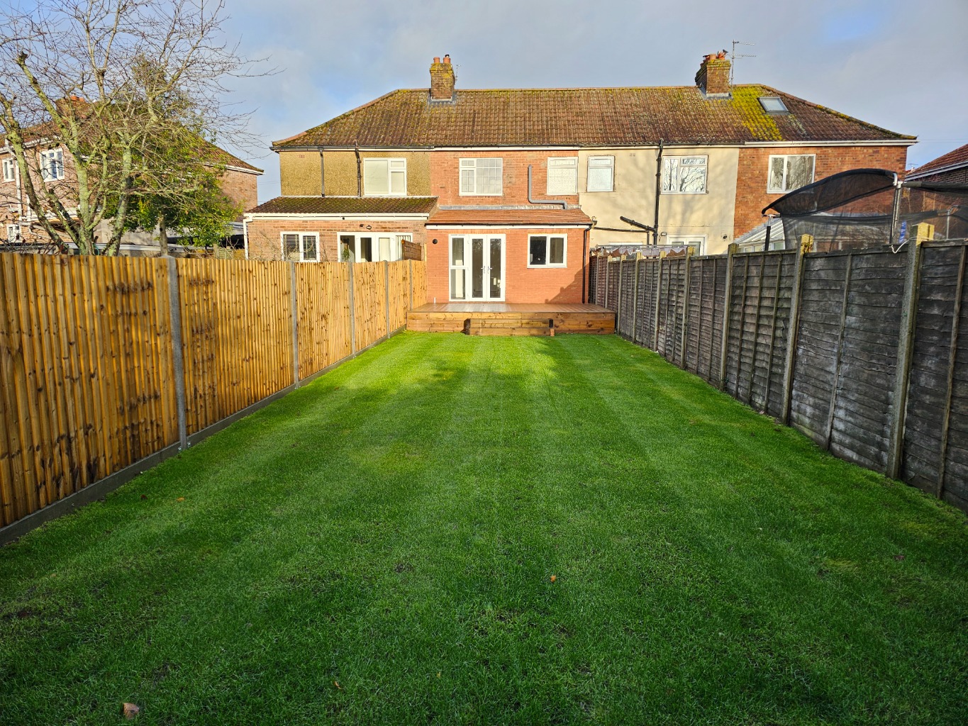 Renovated 3 bed house with open plan kitchen. Excellent location. 70 Foot garden. No chain.