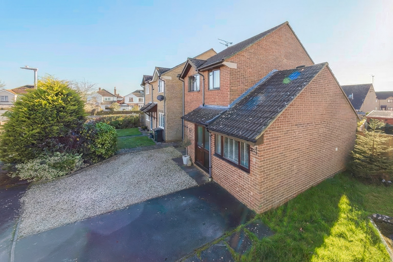 Extended Detached Home with Open-Plan Kitchen & Office in Popular Stratton Location