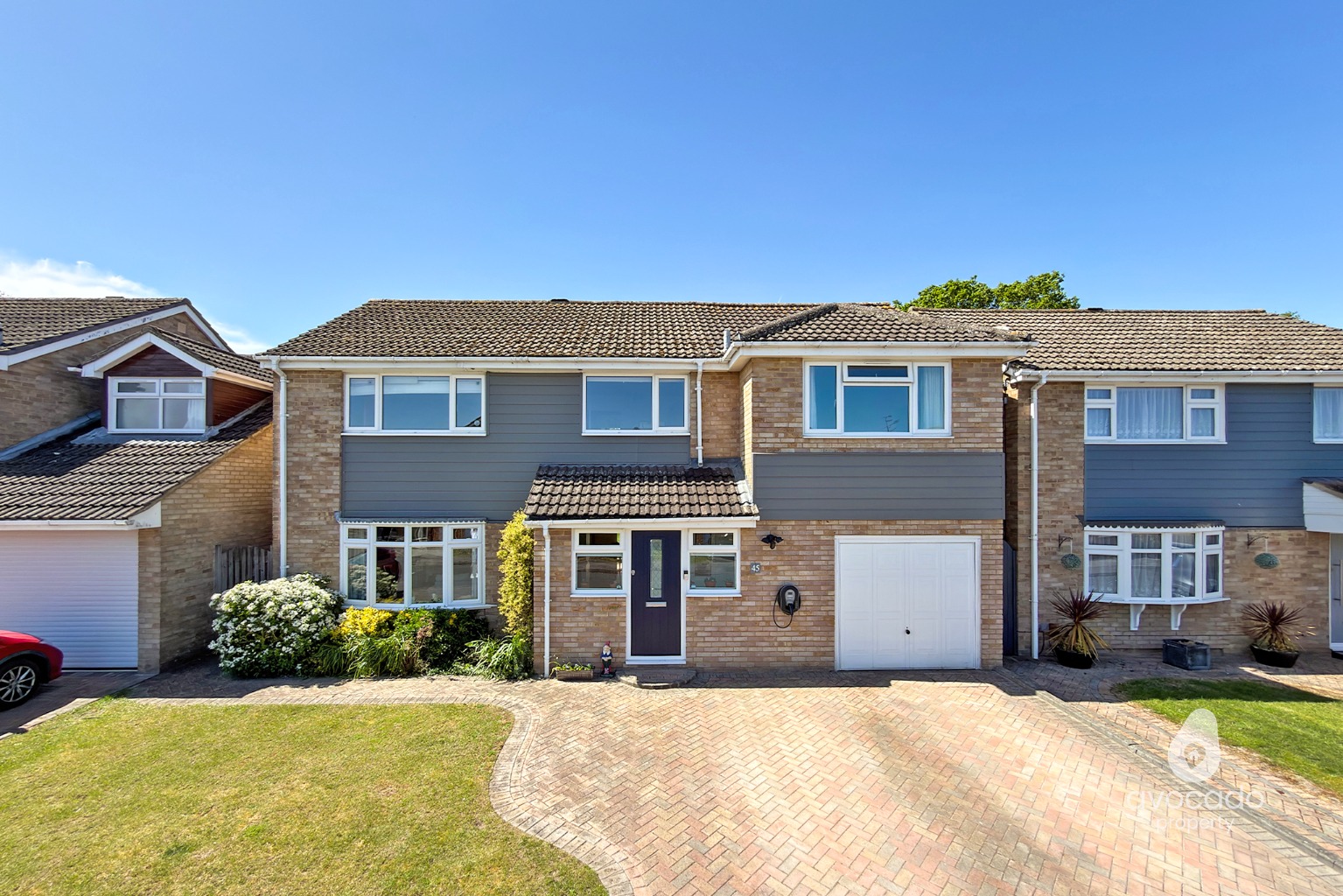 A spacious and extended five bedroom family home with a stunning kitchen space in Wokingham