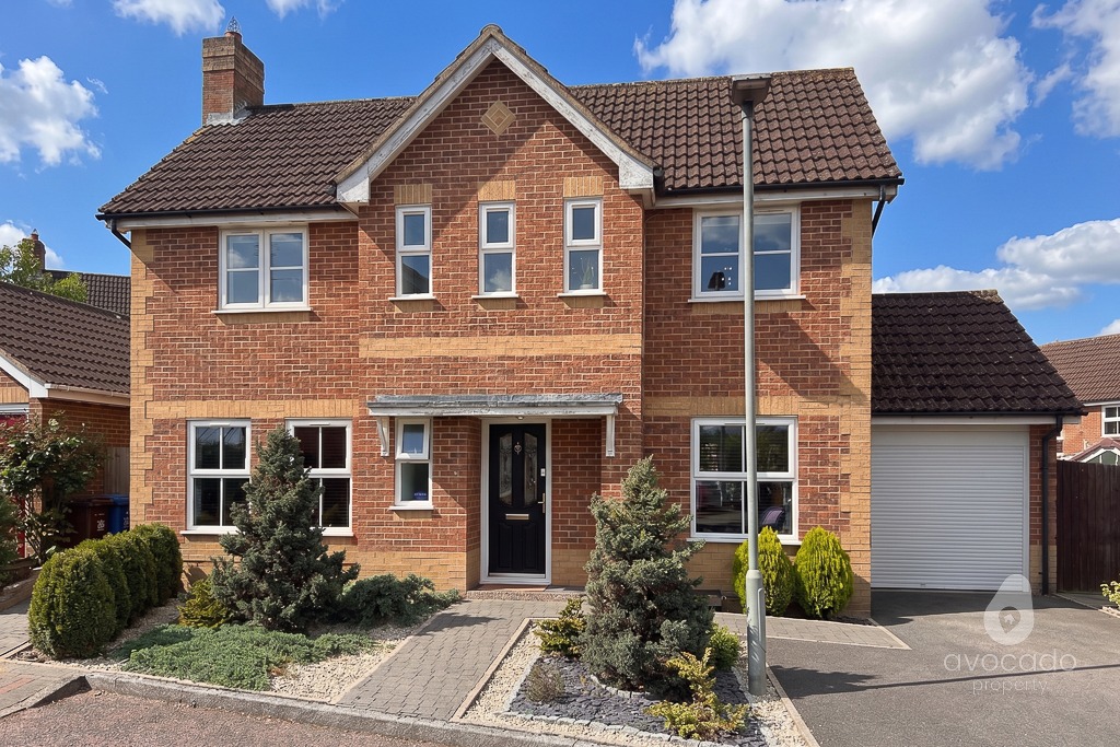 A Three Bedroom Detached Family Home Situated in Temple Park in Binfield