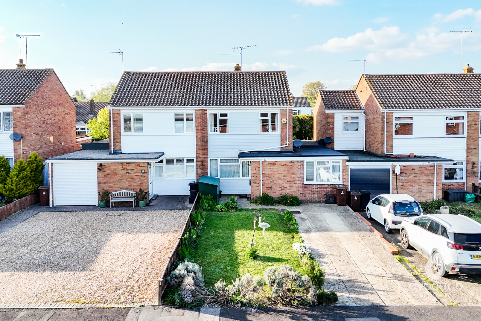 Stylish, Extended Family Home in the Heart of Shinfield