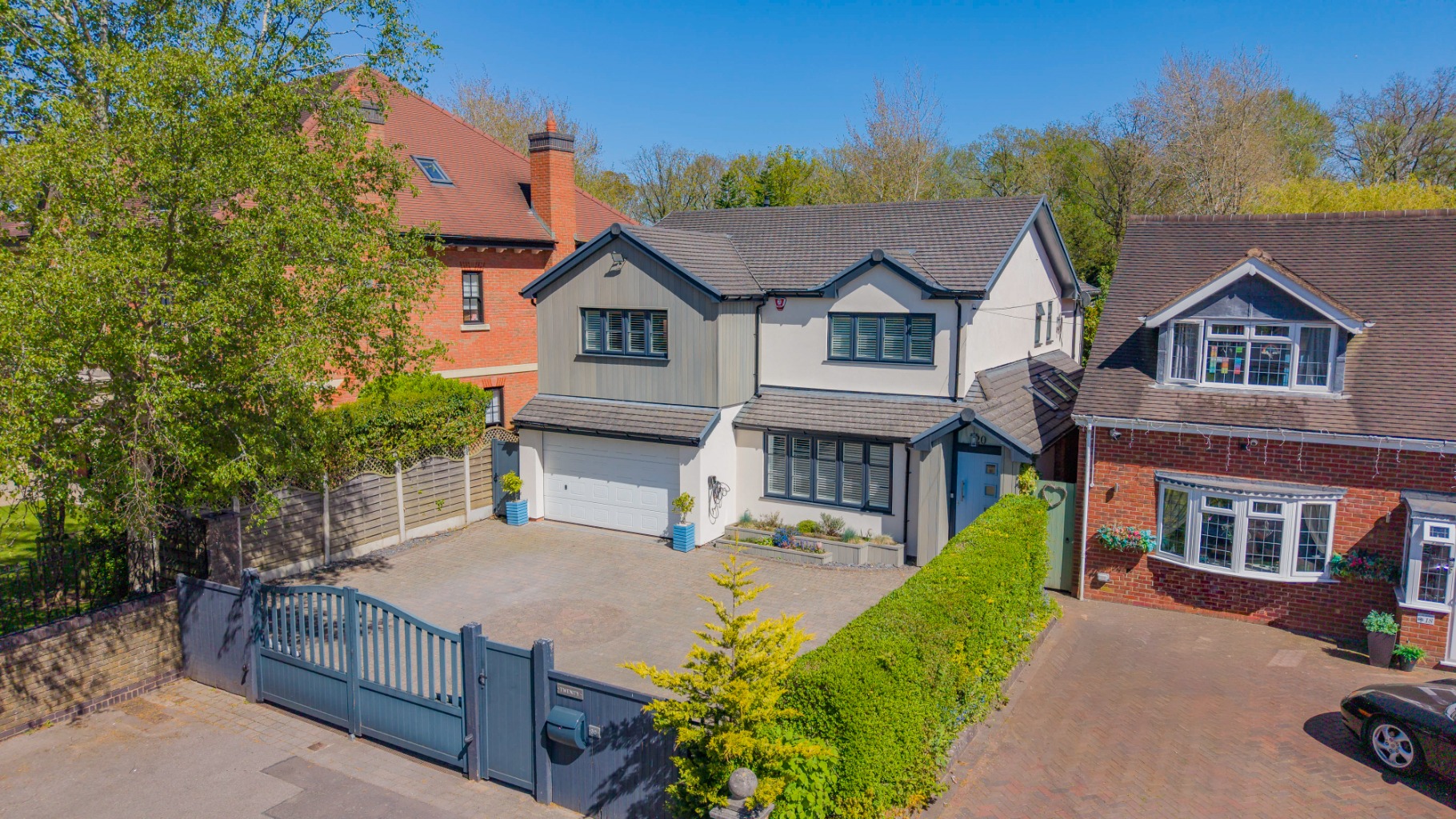 Five Bedroom Detached Family Home – Tudor Grange Catchment – Private Road