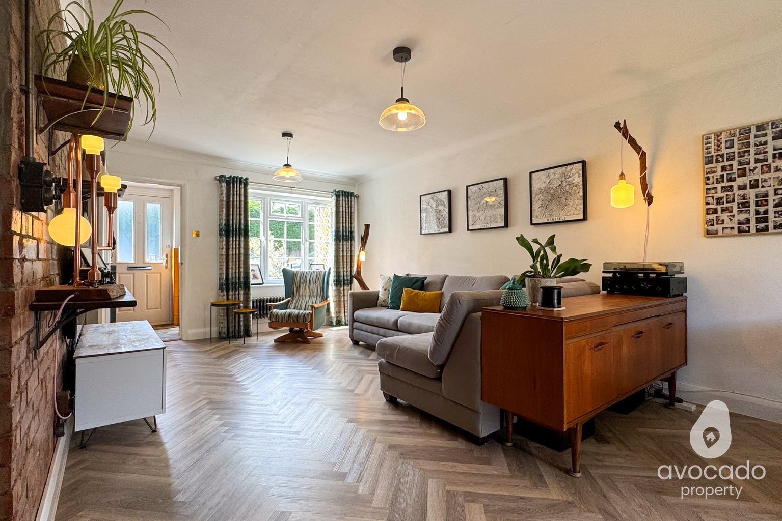 Exceptional family home with stunning interiors, landscaped garden and exciting extension potential!