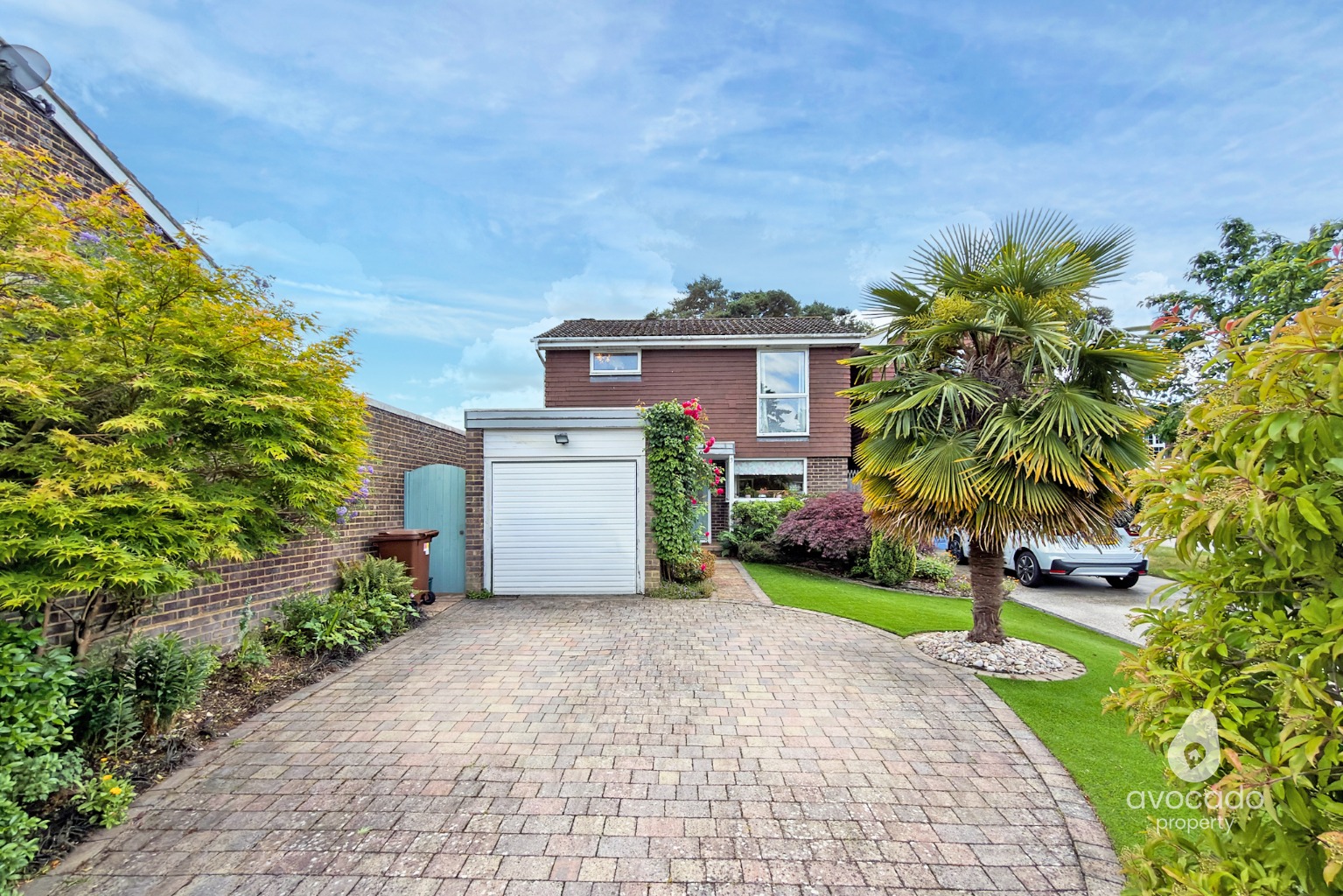 Three-bedroom detached home on a large sunny plot in sought-after Roman Hill.