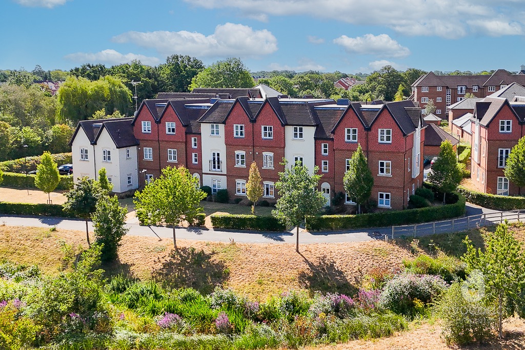 *Watch Our Video Tour* A Beautiful Two Bedroom Apartment in Woodhurst Park