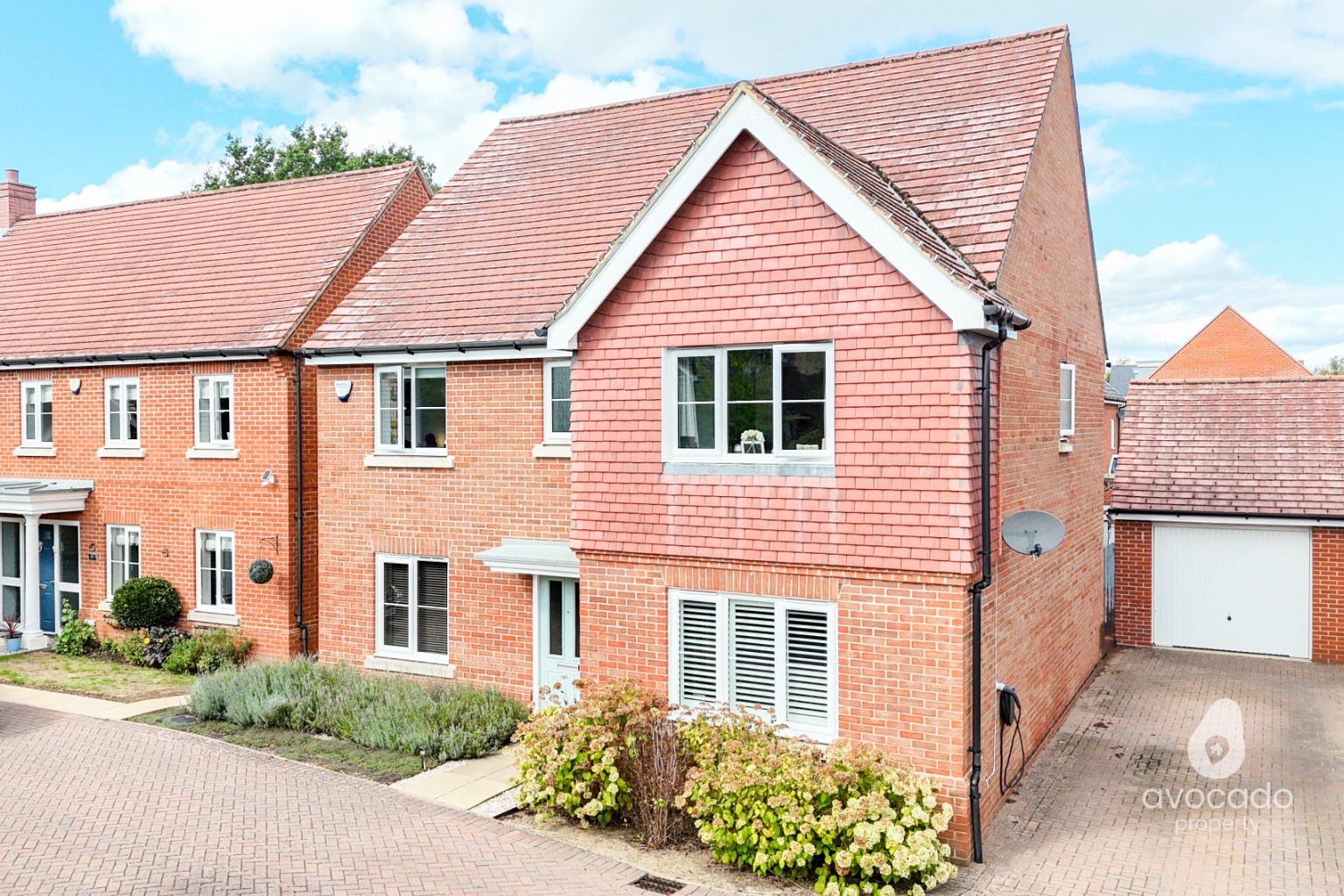 Substantial 5 Bedroom Detached Family Home With No Onward Chain