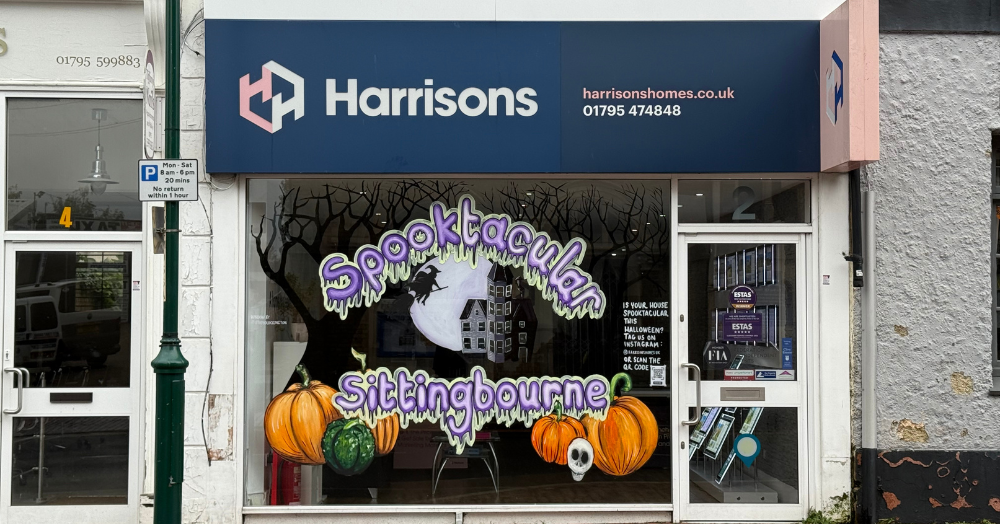 Our Spooktacular Halloween Window 🎃