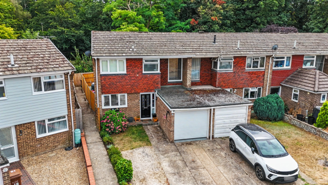 CUL-DE-SAC FAMILY HOME, EXCELLENT SCHOOL CATCHMENT