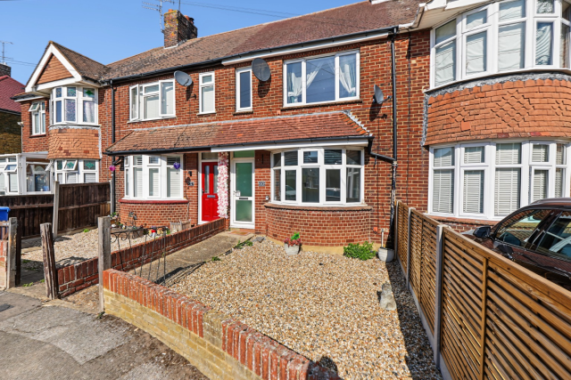1930S TERRACE, WALK TO TOWN & STATION, NO FORWARD CHAIN