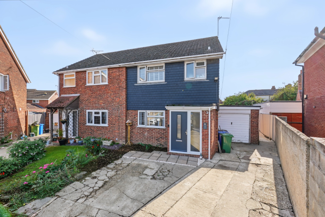 Family Home in Sittingbourne with Solar Panels,Downstairs Toilet, Conservatory And Playroom