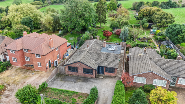 DETACHED BUNGALOW WITH 0.52-ACRE PLOT, BACKING ONTO OPEN FIELDS